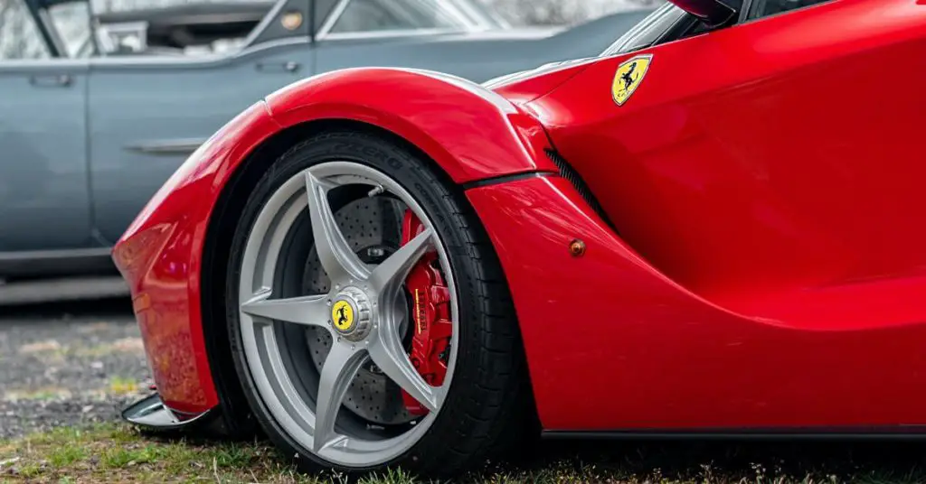 Ferrari LaFerrari brakes and tires