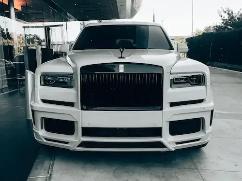 white Rolls Royce Cullinan front view